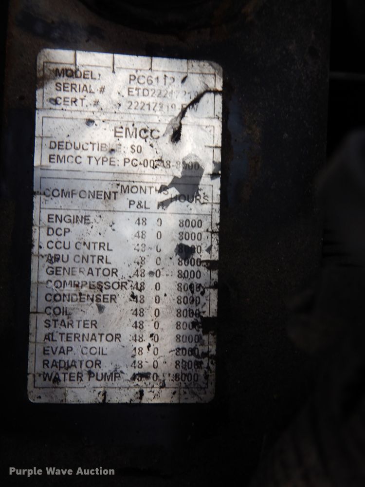 image for item DH2269 2010 Peterbilt 386 semi truck