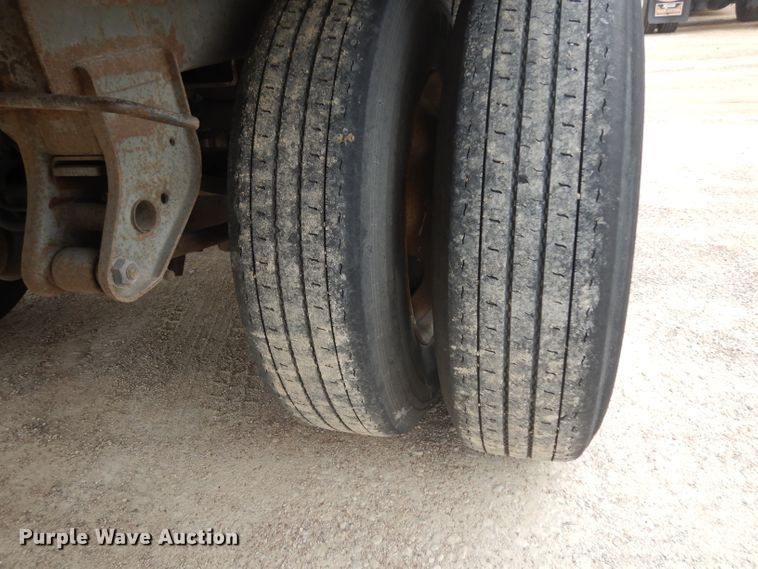 image for item DH2270 2003 Hyundai V12530152JSA dry van trailer