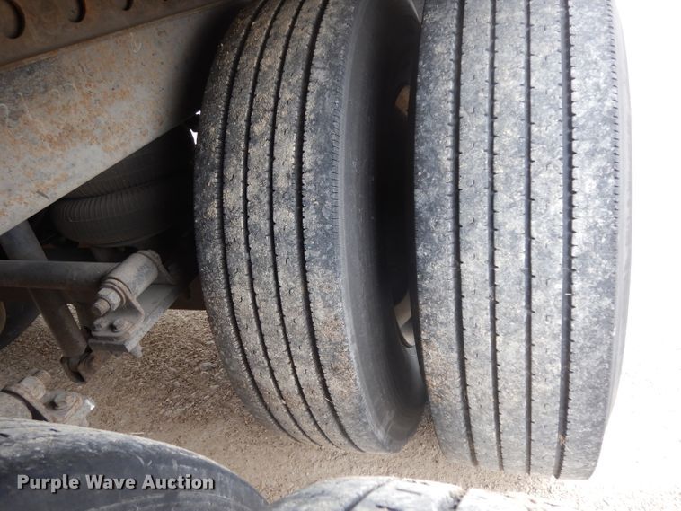 image for item DH2270 2003 Hyundai V12530152JSA dry van trailer