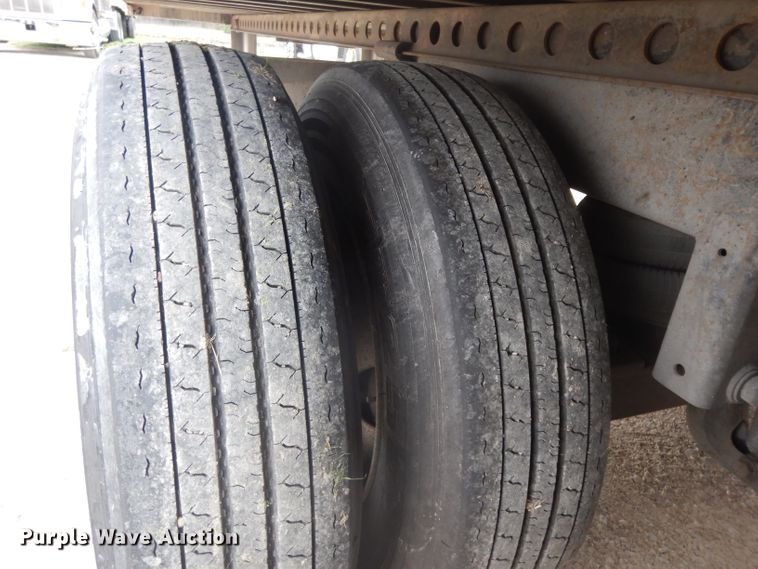 image for item DH2270 2003 Hyundai V12530152JSA dry van trailer