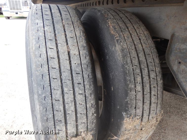 image for item DH2270 2003 Hyundai V12530152JSA dry van trailer