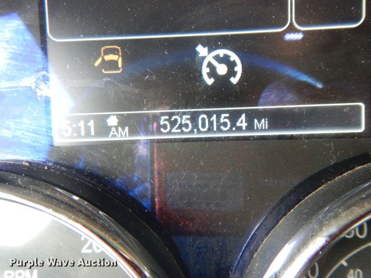 image for item DH2271 2013 Peterbilt 579 semi truck