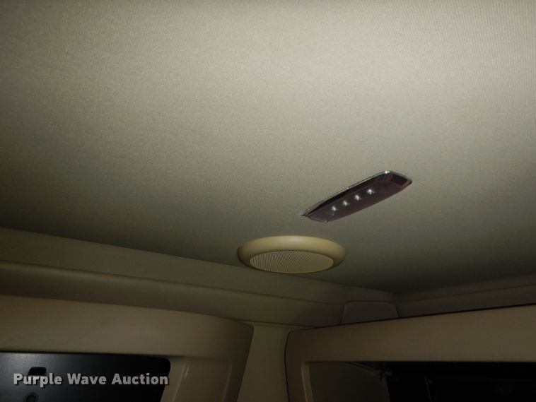 image for item DH2271 2013 Peterbilt 579 semi truck