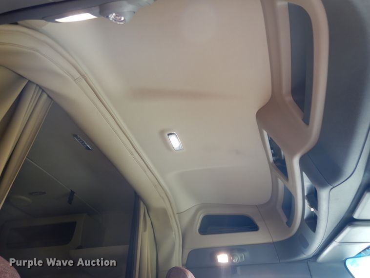 image for item DH2271 2013 Peterbilt 579 semi truck