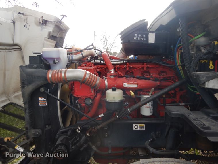 image for item DH2271 2013 Peterbilt 579 semi truck