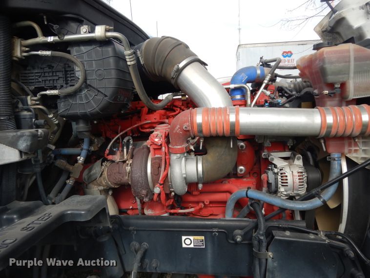 image for item DH2271 2013 Peterbilt 579 semi truck