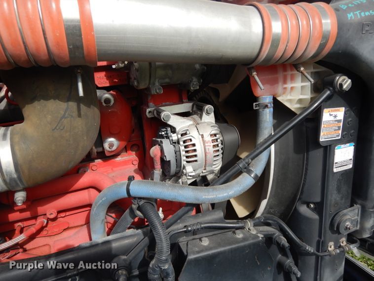 image for item DH2271 2013 Peterbilt 579 semi truck