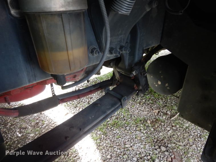 image for item DH2271 2013 Peterbilt 579 semi truck