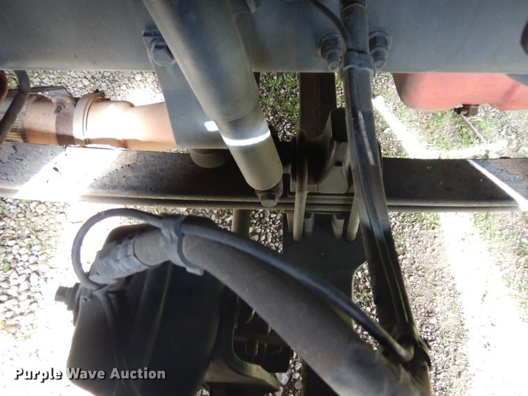 image for item DH2271 2013 Peterbilt 579 semi truck