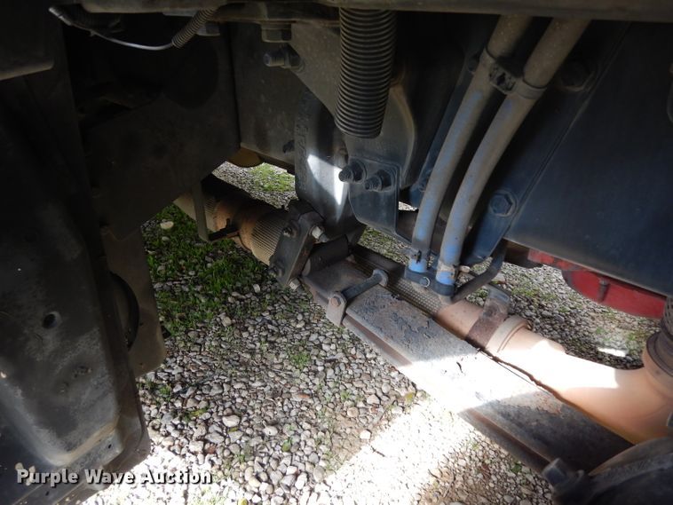 image for item DH2271 2013 Peterbilt 579 semi truck