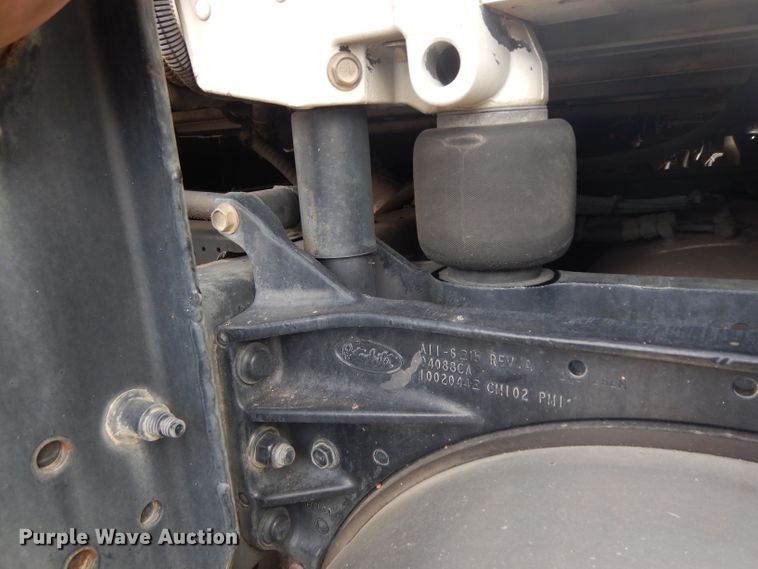 image for item DH2271 2013 Peterbilt 579 semi truck