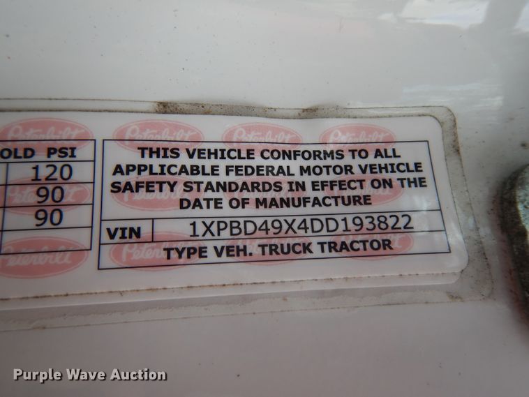 image for item DH2271 2013 Peterbilt 579 semi truck