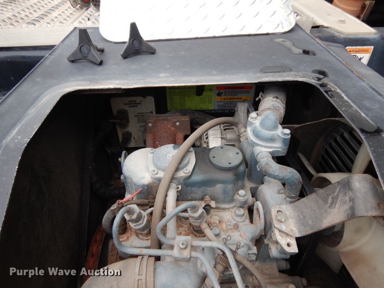 image for item DH2271 2013 Peterbilt 579 semi truck