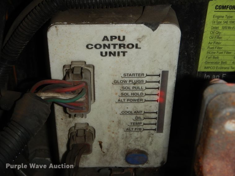 image for item DH2271 2013 Peterbilt 579 semi truck