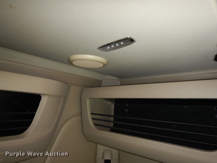 image for item DH2272 2015 Peterbilt 579 semi truck