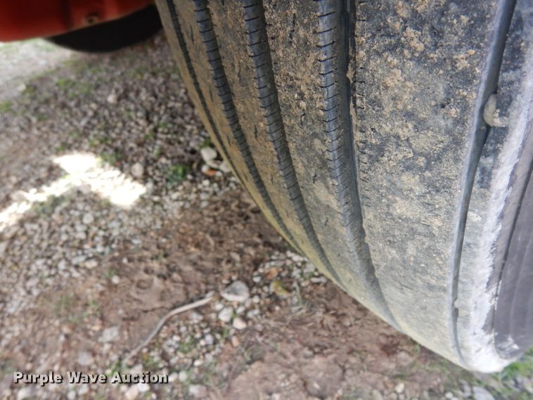 image for item DH2272 2015 Peterbilt 579 semi truck