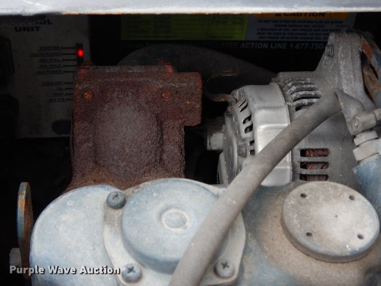 image for item DH2272 2015 Peterbilt 579 semi truck