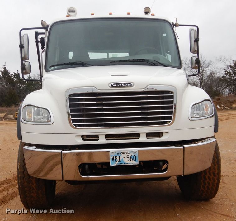 image for item DH3682 2006 Freightliner Business Class M2 roll off container truck