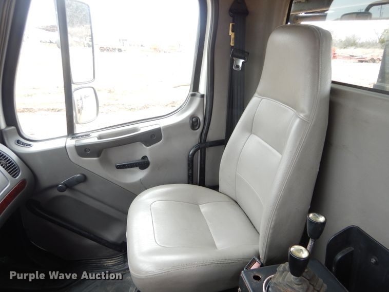 image for item DH3682 2006 Freightliner Business Class M2 roll off container truck