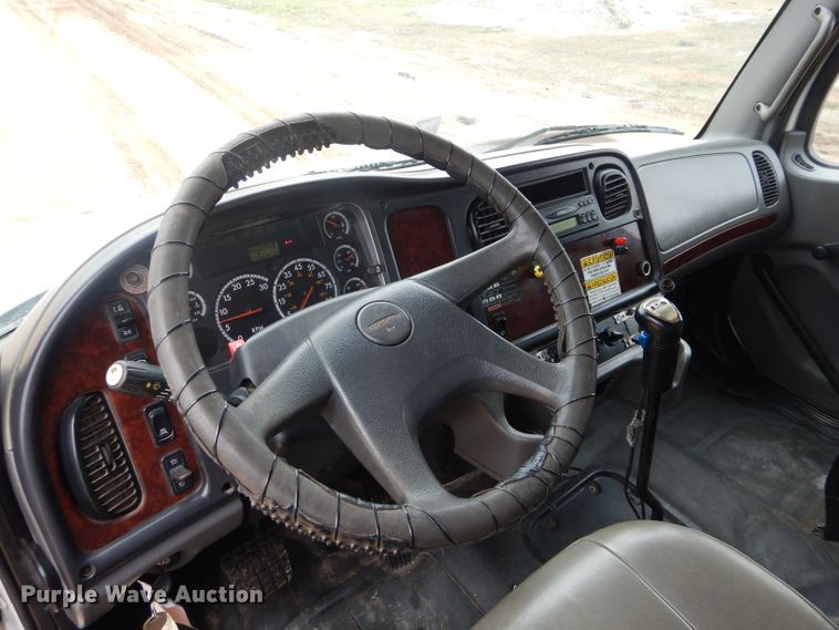 image for item DH3682 2006 Freightliner Business Class M2 roll off container truck