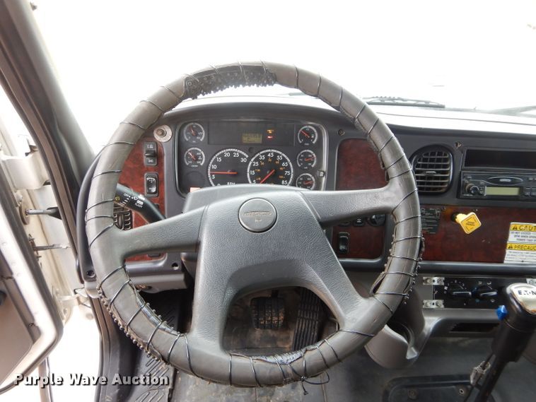 image for item DH3682 2006 Freightliner Business Class M2 roll off container truck