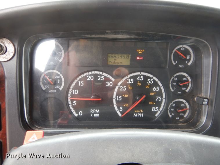 image for item DH3682 2006 Freightliner Business Class M2 roll off container truck