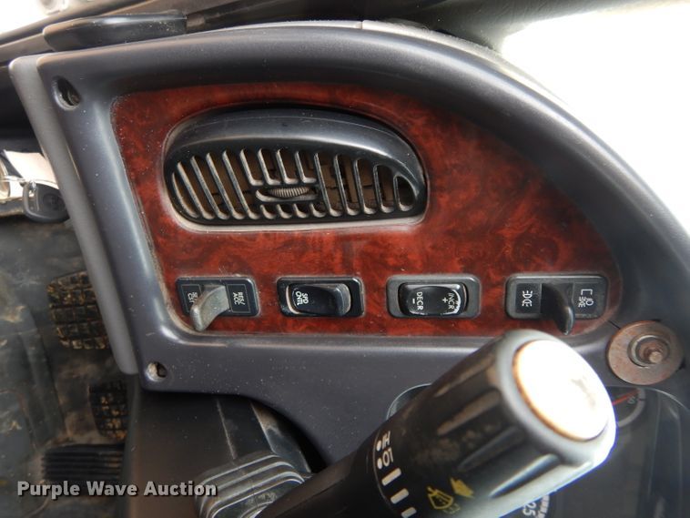 image for item DH3682 2006 Freightliner Business Class M2 roll off container truck