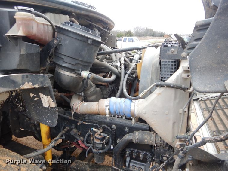 image for item DH3682 2006 Freightliner Business Class M2 roll off container truck