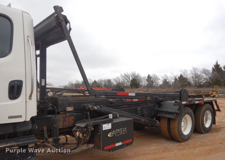 image for item DH3682 2006 Freightliner Business Class M2 roll off container truck