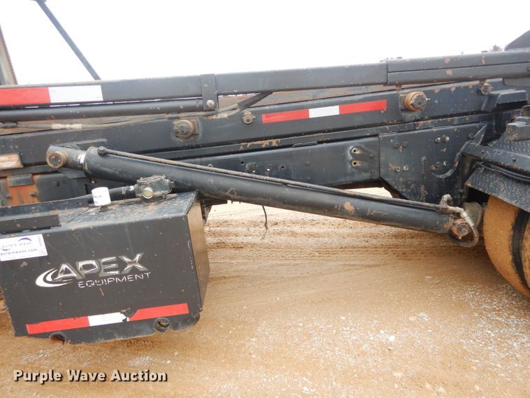 image for item DH3682 2006 Freightliner Business Class M2 roll off container truck