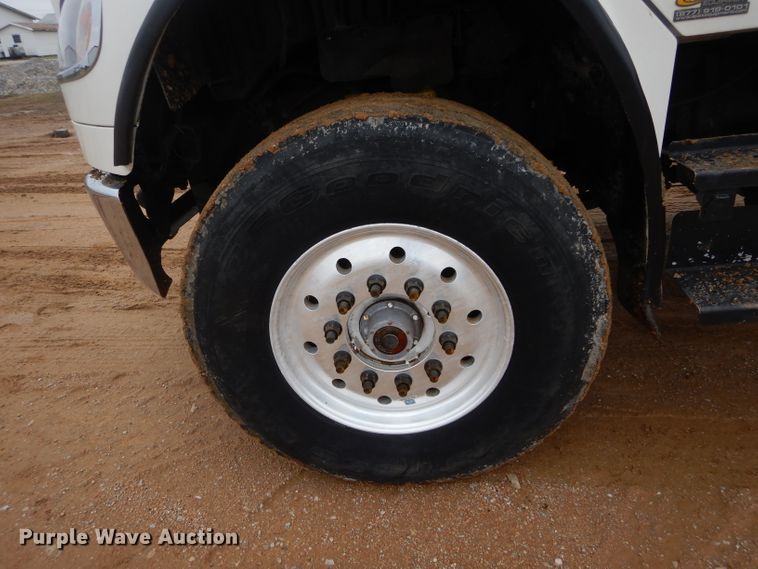 image for item DH3682 2006 Freightliner Business Class M2 roll off container truck