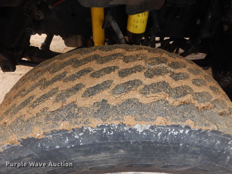 image for item DH3682 2006 Freightliner Business Class M2 roll off container truck