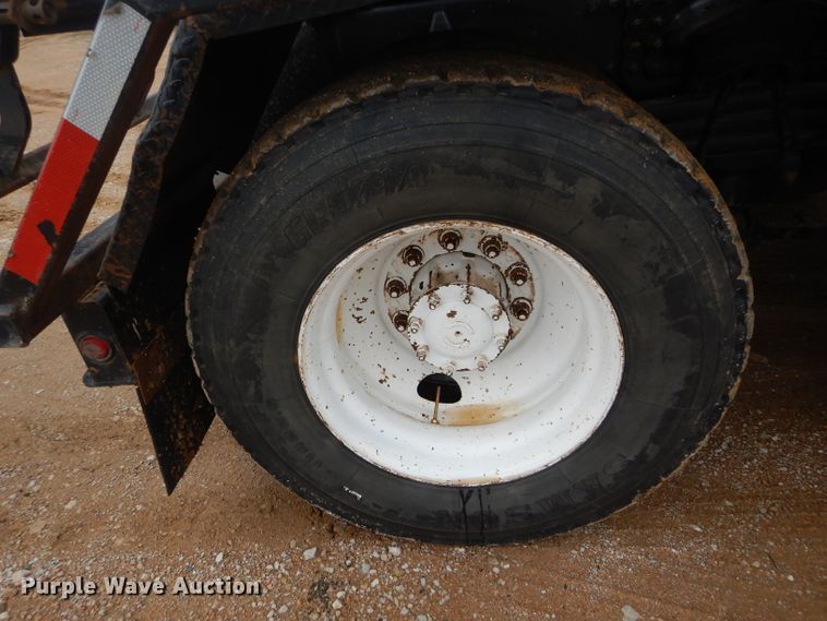 image for item DH3682 2006 Freightliner Business Class M2 roll off container truck