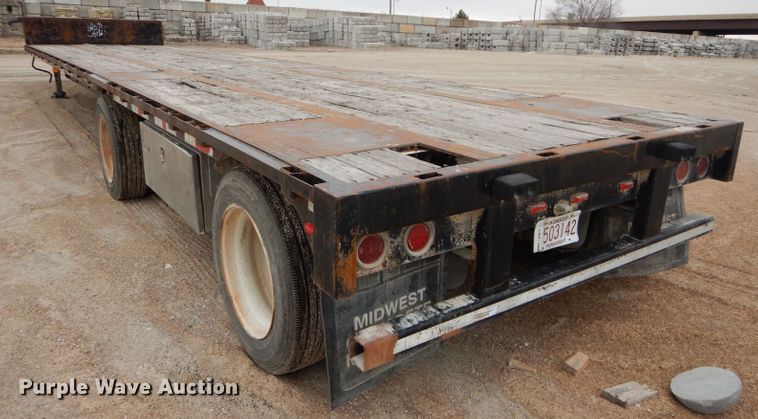 image for item DH4332 2000 Global 4811SPD drop deck trailer
