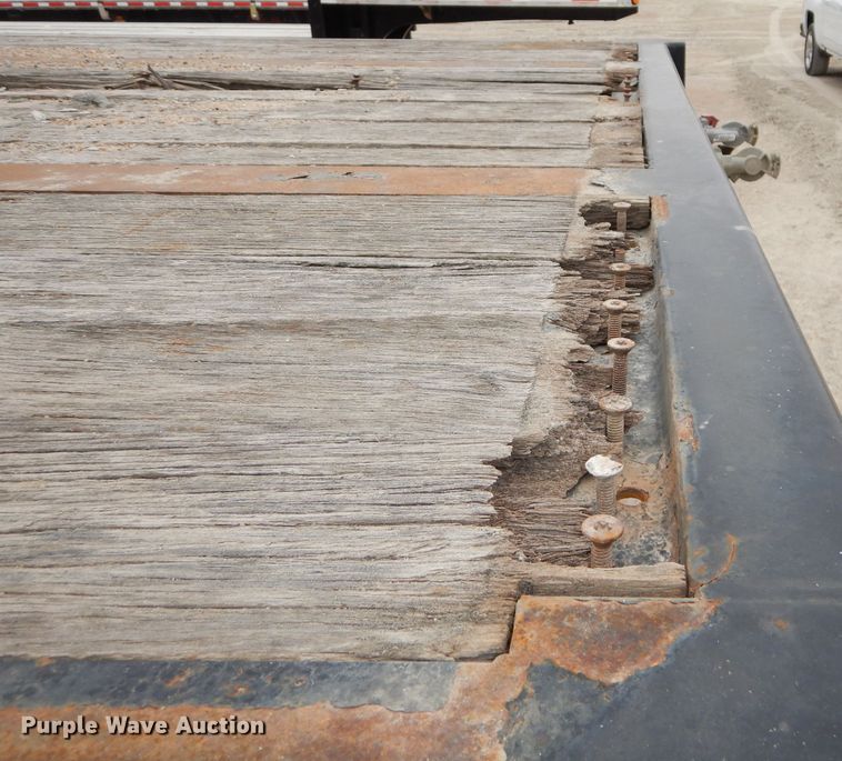 image for item DH4332 2000 Global 4811SPD drop deck trailer