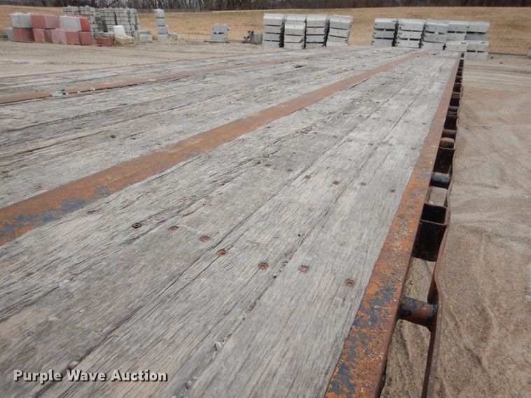 image for item DH4332 2000 Global 4811SPD drop deck trailer