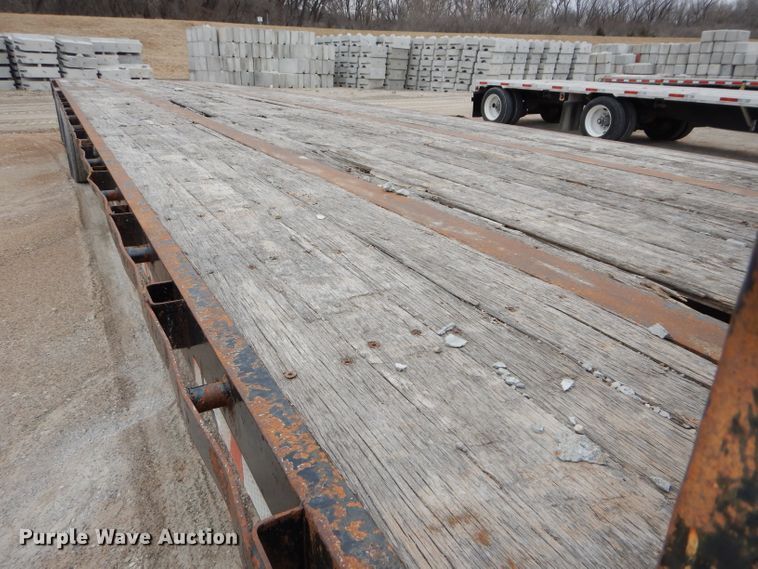 image for item DH4332 2000 Global 4811SPD drop deck trailer