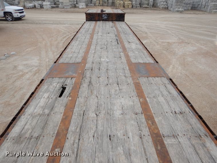 image for item DH4332 2000 Global 4811SPD drop deck trailer