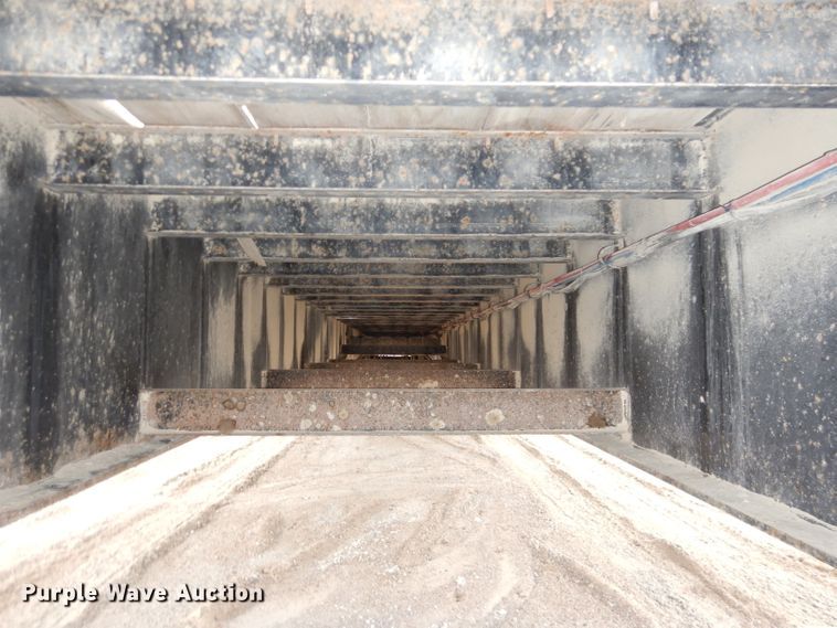 image for item DH4332 2000 Global 4811SPD drop deck trailer