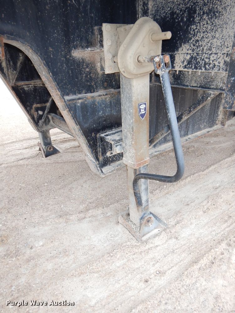 image for item DH4332 2000 Global 4811SPD drop deck trailer