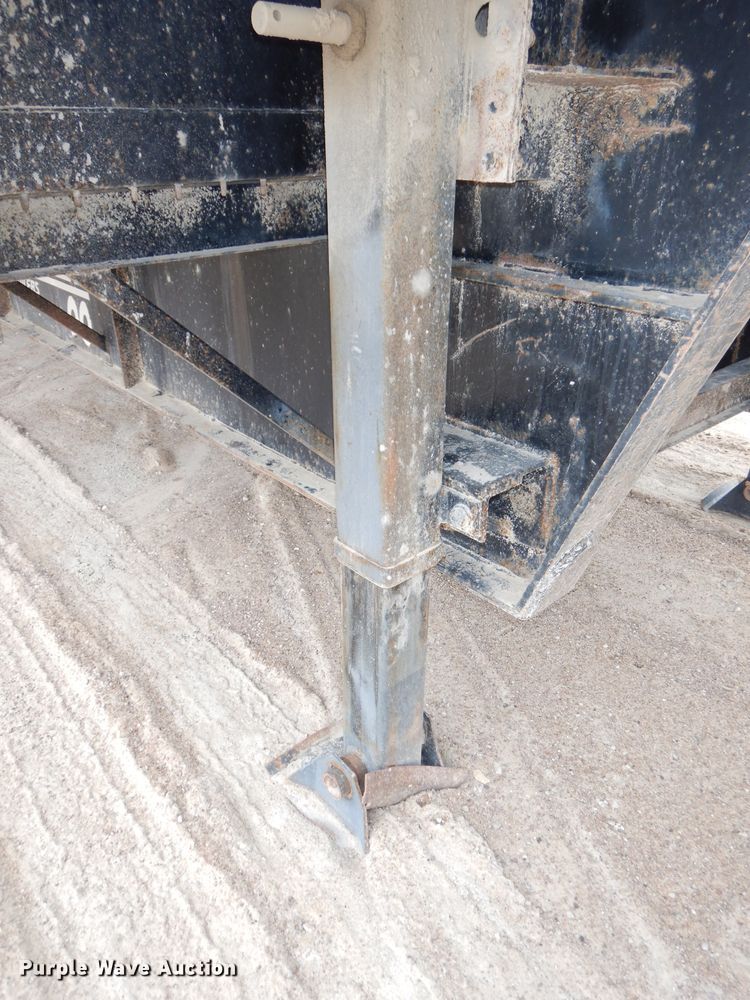 image for item DH4332 2000 Global 4811SPD drop deck trailer