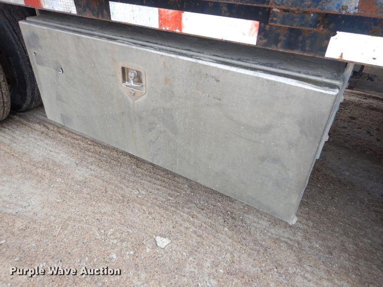 image for item DH4332 2000 Global 4811SPD drop deck trailer