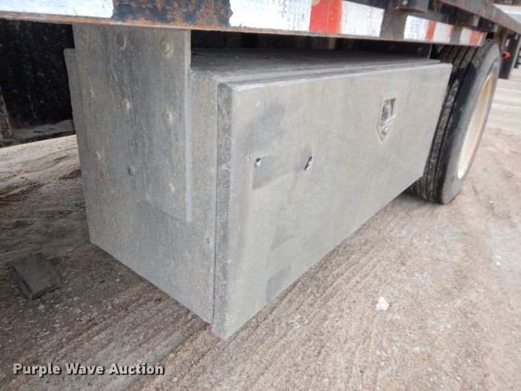 image for item DH4332 2000 Global 4811SPD drop deck trailer