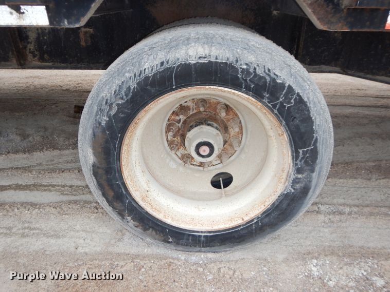 image for item DH4332 2000 Global 4811SPD drop deck trailer