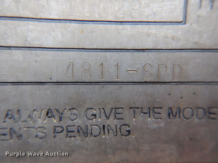 image for item DH4332 2000 Global 4811SPD drop deck trailer