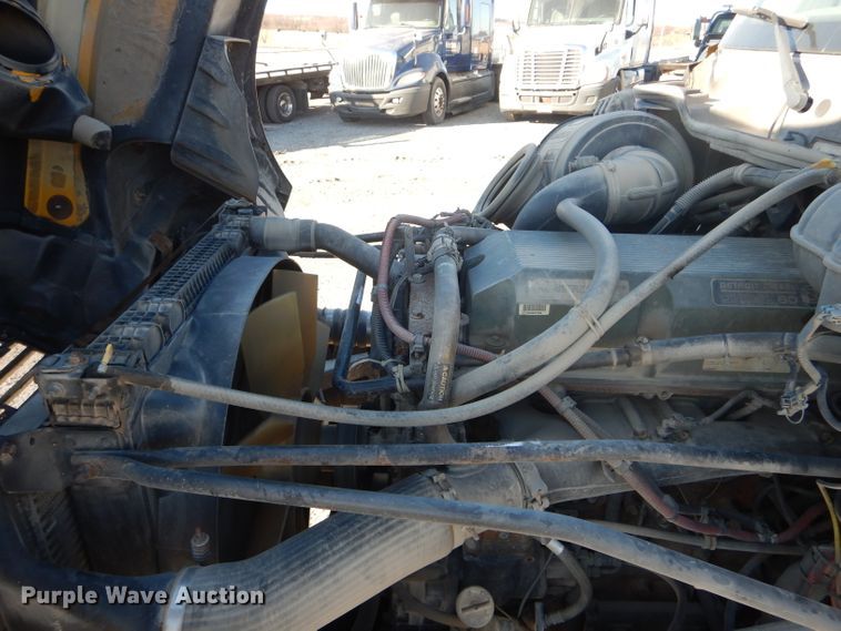 image for item DH6255 2007 Freightliner Columbia semi truck