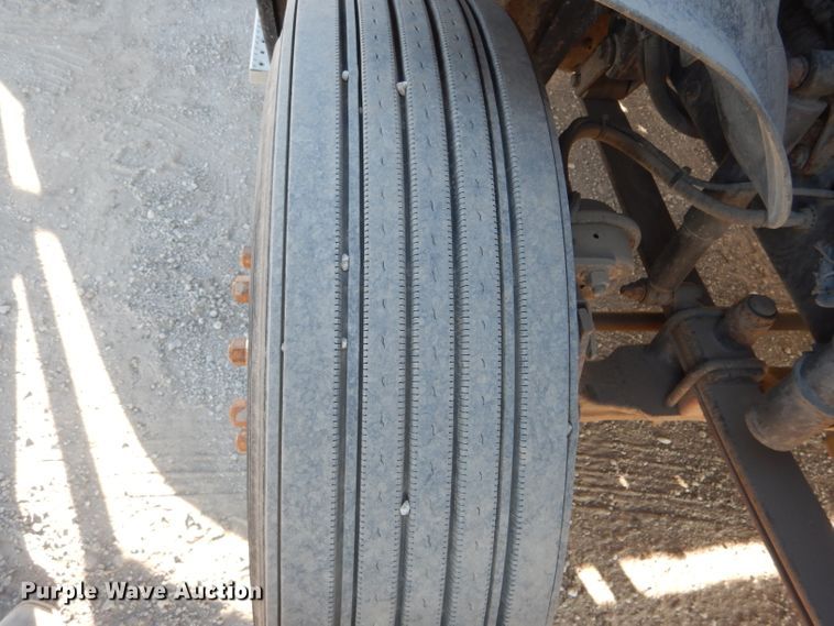 image for item DH6255 2007 Freightliner Columbia semi truck