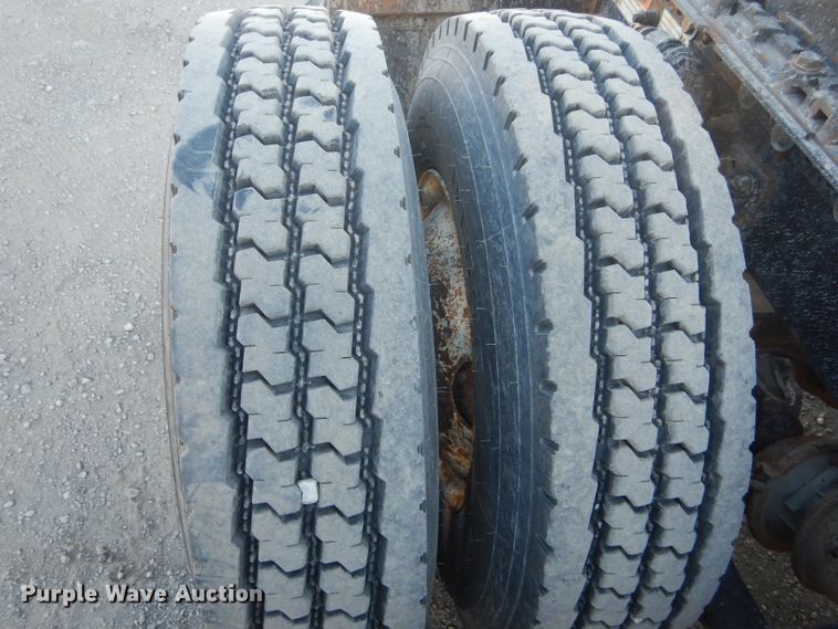 image for item DH6255 2007 Freightliner Columbia semi truck