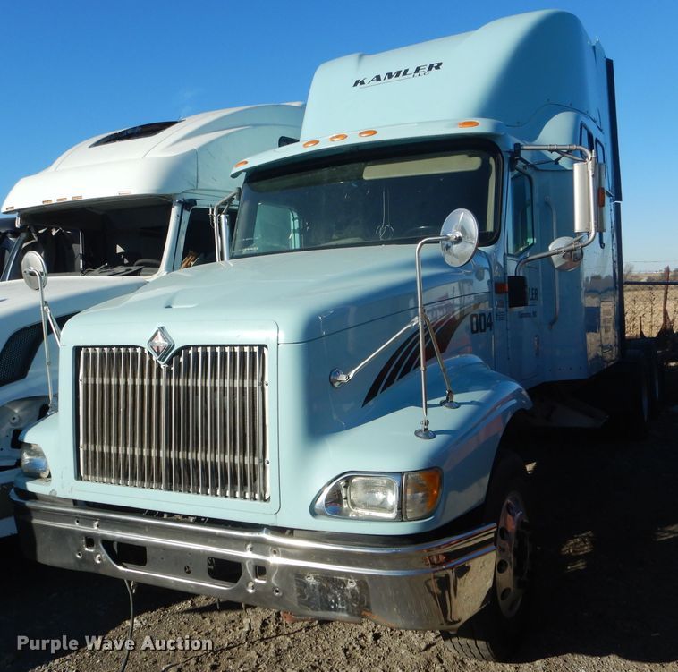 image for item DH6256 2006 International 9400i semi truck