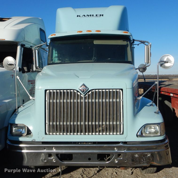 image for item DH6256 2006 International 9400i semi truck